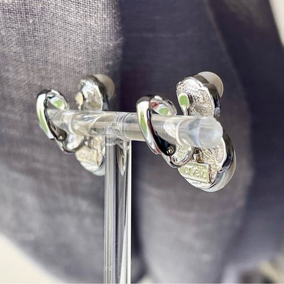 Marvella | Vintage | Faux Pearl Crystal Silver Tone Clip On Earrings - Picture 3 of 14